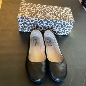 Black leather ballet flats, made in Italy